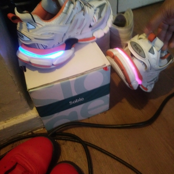 Shoes - Picture 3 of 4